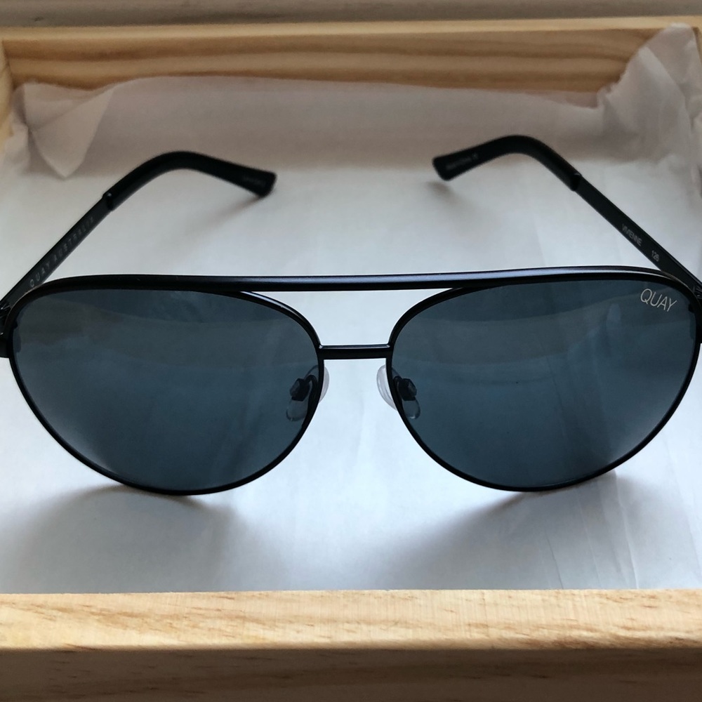 SOLD!! Quay Sunglasses